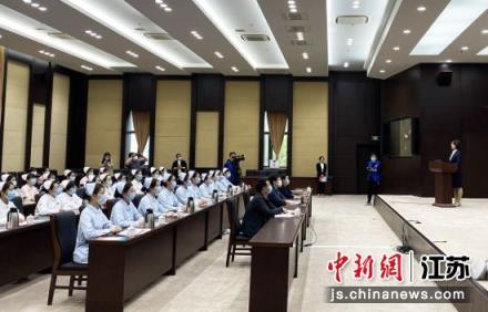 扬州举行国际护士节主题活动 致敬白衣天使