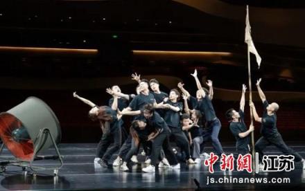 话剧《红高粱家族》主创主演见面会在南京举行